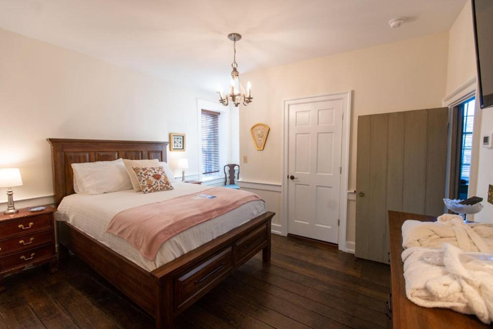 Thomas Rose Inn Lewisburg Buitenkant foto